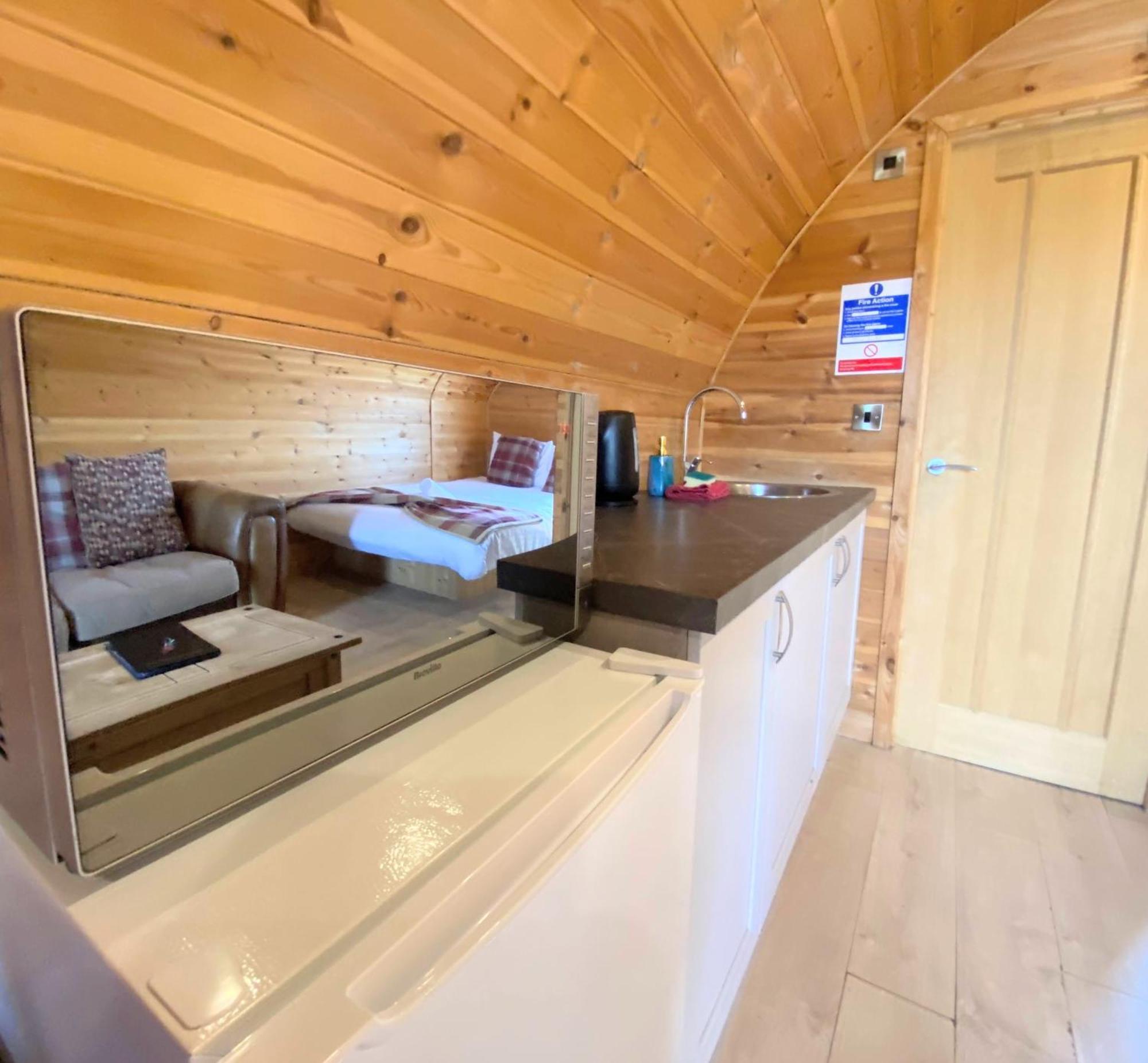 Pond View Pod 1 With Outdoor Hot Tub - Fife - Loch Leven - Lomond Hills Villa Kelty Luaran gambar
